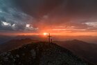 Sonnenuntergang Großer Galtenberg Alpbach | © Alpbachtal Tourismus |shootandstyle Ein wunderschöner Sonnenuntergang am Großen Galtenberg in Alpbach, der Himmel erstrahlt in grellen Farben | © Alpbachtal Tourismus |shootandstyle