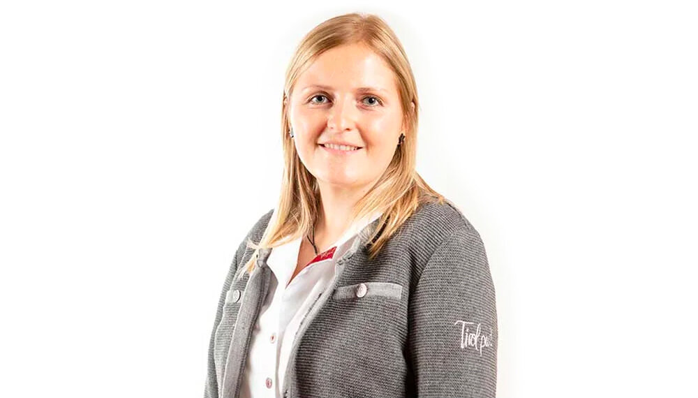 Mitarbeiterin Kathrin Hirschhuber | © Alpbachtal Tourismus | Gabriele Grießenböck Mitarbeiterin Kathrin Hirschhuber | © Alpbachtal Tourismus | Gabriele Grießenböck