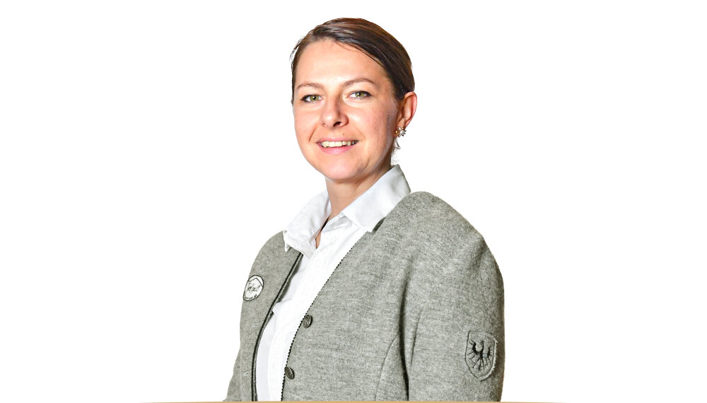 Mitarbeiterin Laura Völlenklee-Papathanasiou | © Alpbachtal Tourismus | Gabriele Grießenböck Mitarbeiterin Laura Völlenklee-Papathanasiou | © Alpbachtal Tourismus | Gabriele Grießenböck