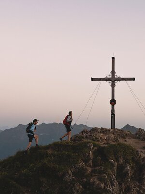 Sonnenaufgang Gratlspitze Wanderpaar