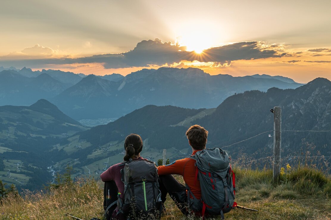 Blick vom Schatzberg ins Alpbachtal | © Alpbachtal_24h_Wanderung_Sommer_2023_Alpbachtal Tourismus_Foto shootandstyle (135)