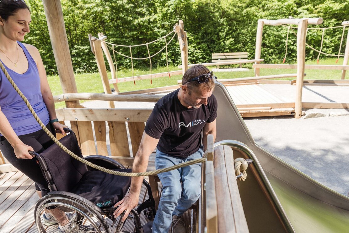 Barrierefreier Bewegungspark Reintalersee Kramsach | © shootandstyle.com Hannes Sautner