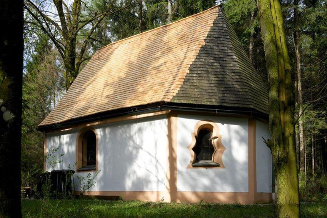 Grünangerl Kapelle im Wald