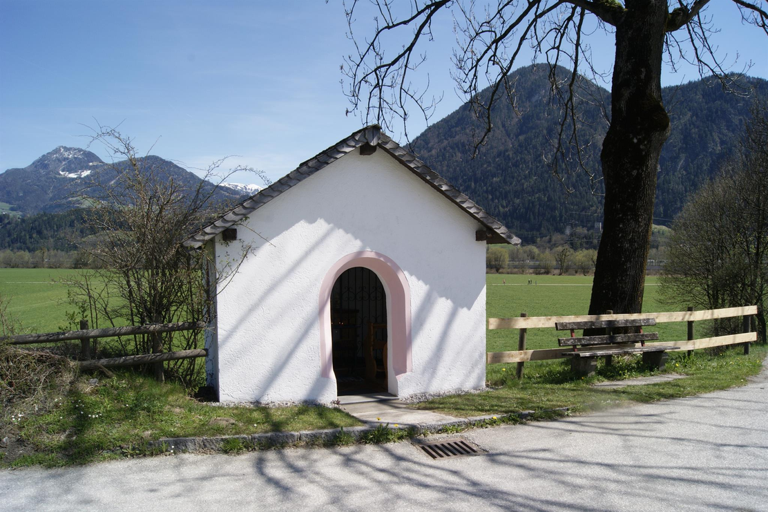 Kapelle in Hof, Frühling