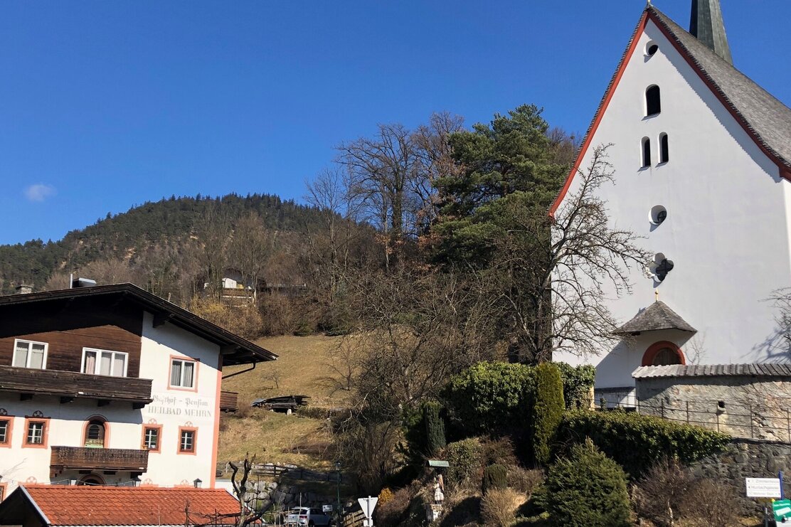 Filialkirche Mehrn - St. Bartholomäus und Heilbad Mehrn | © Claudia Ager
