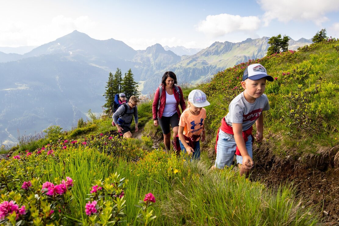 Familienwanderung Almosen Wiedersberger Horn | © shootandstyle