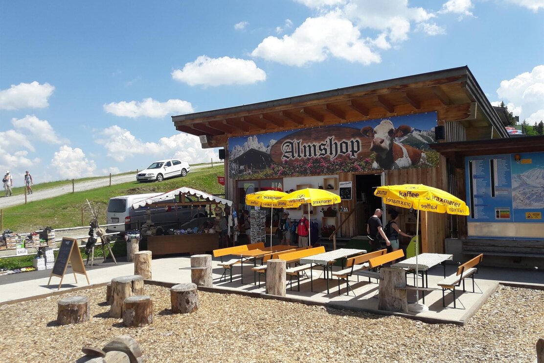 Vorplatz Almshop am Wiedersbergerhorn