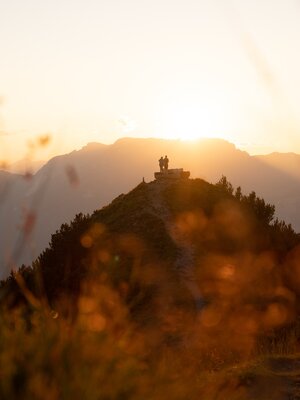 Sonnenuntergang auf der Gratlspitze - Aussichtsbank | © T. Mühlbacher