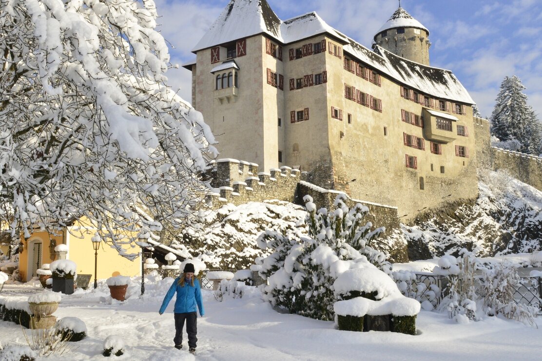 Winterwandern im Schlosspark Matzen | © Bernhard Berger