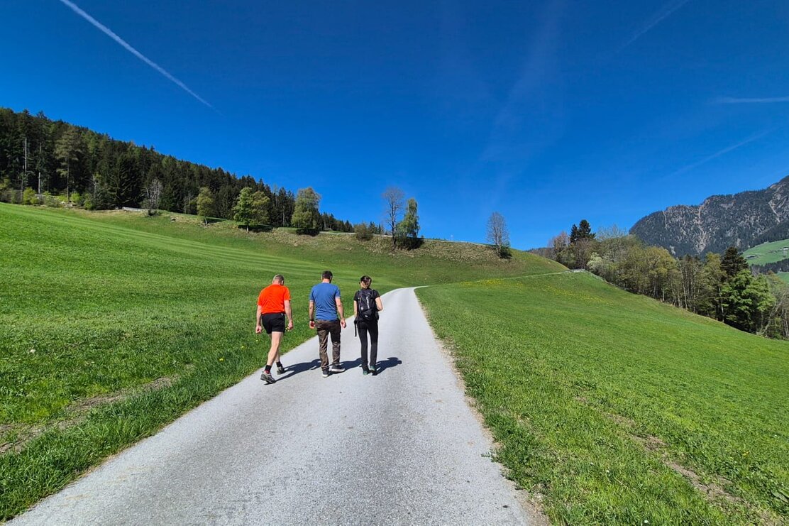 Wanderer am Mittleren Höhenweg