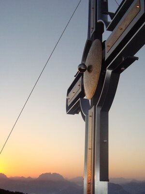 Gipfelkreuz Plessenberg Sonnenaufgang Gipfelkreuz Plessenberg Sonnenaufgang