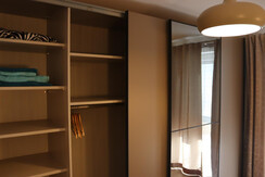 Achenklang_Alpbachtal_Kleiderschrank