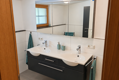 Ferienwohnung_Sterzenhof_Badezimmer1