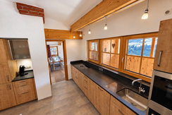 Ferienwohnung_Sterzenhof_Küche_Arbeitszeile