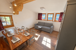 Ferienwohnung_Sterzenhof_Wohnzimmer_Couch