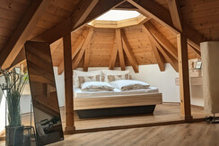 Alpen Loft_Münster_Alpbachtal_Bett mit Kuppel