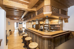 Familiensuite Tirol Küche und Bar