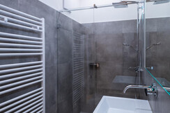 Bad 2 Apartment Schatzberg