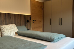 Gemütliches_Doppelbett-Schlafzimmer (1)