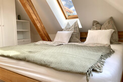 Alpbachtal Villa Riedhart Schlafzimmer 05