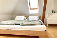Alpbachtal Villa Riedhart Schlafzimmer 06