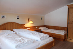 Großes Schlafzimmer