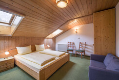 4 - App. 4 Schlafzimmer