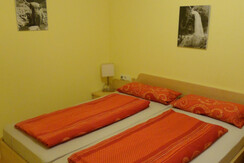 gemütliches Doppelbett