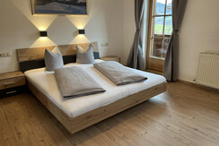 Schlafzimmer mit Balkon