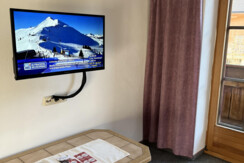 Wohnschlafzimmer mit TV