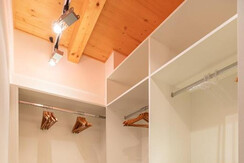 Villa Bergl.21-Schlafzimmer mit Schrank