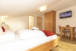 2_schlafzimmer_app_6_moos_alpbach_bergwald