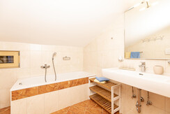 app.5_alpbach_2bis5_pers_2_badezimmer