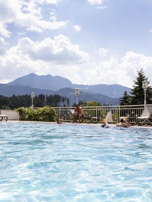 Freibad im Sommer | © Camping Stadlerhof