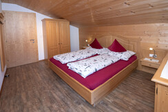 Schlafzimmer 2 Chalet Innertal