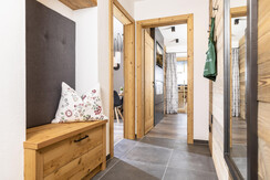 Eingangsbereich Reith Chalet Waschkuchl Alpbach