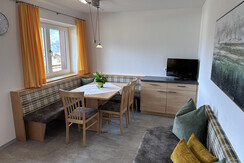 Appartement 2 "Alpen Blick" Sitzecke und Couch