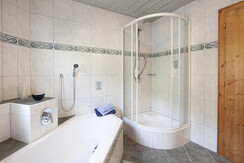Kruckenhaus Ferienwohnung Bad mit Dusche