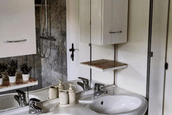 Ferienwohnung-Rosa-Muenster-Alpbachtal-Badezimmer-