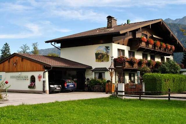 Hausansicht Sommer | © Pension Gästehaus Heigenhauser