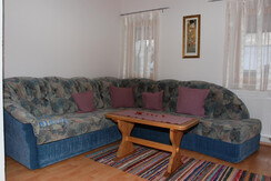 Gachenhof_Alpbachtal_App1_Wohnecke