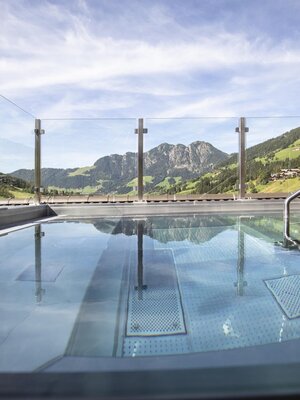 Relax Pool 7Heaven
