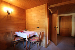 Tisch Zimmer Loderstein