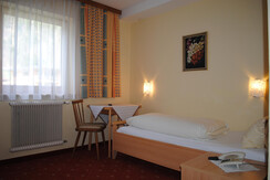 Einzelzimmer 1