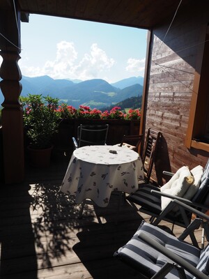 Balkon Südseite mit Sitzplatz