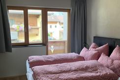 Schlafzimmer mit Balkon Sonnwend
