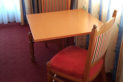 Haus Michael_Alpbachtal_Zillertalblick_Tisch