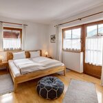 Photo of Studio, shower or bath, toilet, living room/bedroom