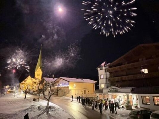 DB9D906C-F893-46B8-8FFF-B49836B2BDE1_4_5005_c