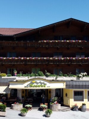 Hotel Neuwirt Ansicht Sommer